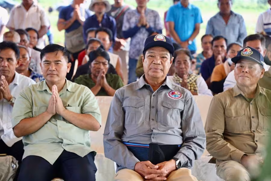 ឯកឧត្តម គន់ គីម អញ្ជើញក្នុងពិធីបញ្ចុះបឋមសិលាសាងសង់ផ្ទះបណ្តោះអាសន្នជំហានទី២ សម្រាប់ពលរដ្ឋភៀសសឹក ខេត្តឧត្តរមានជ័យ - Image 9