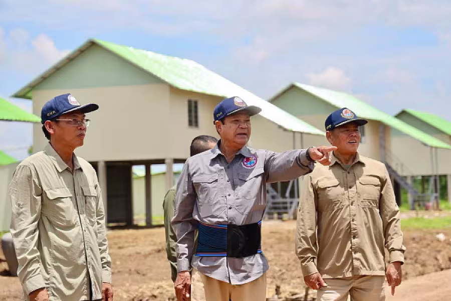 ឯកឧត្តម គន់ គីម អញ្ជើញចុះសួរសុខទុក្ខ និងត្រួតពិនិត្យស្ថានភាពជីវភាពរស់នៅបងប្អូនប្រជាពលរដ្ឋភៀសសឹករស់នៅភូមិរង់ចាំ  - Image 2
