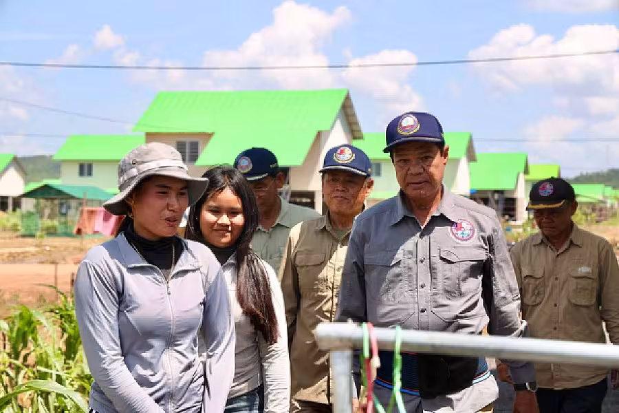 ឯកឧត្តម គន់ គីម អញ្ជើញចុះសួរសុខទុក្ខ និងត្រួតពិនិត្យស្ថានភាពជីវភាពរស់នៅបងប្អូនប្រជាពលរដ្ឋភៀសសឹករស់នៅភូមិរង់ចាំ  - Image 11