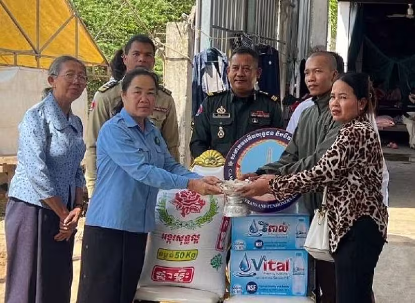 អ.ន.ក.ស្រុកកៀនស្វាយ នាំយកអំណោយ និងថវិកាបេឡាមរណសង្គ្រោះដល់គ្រួសារសពសមាជិក