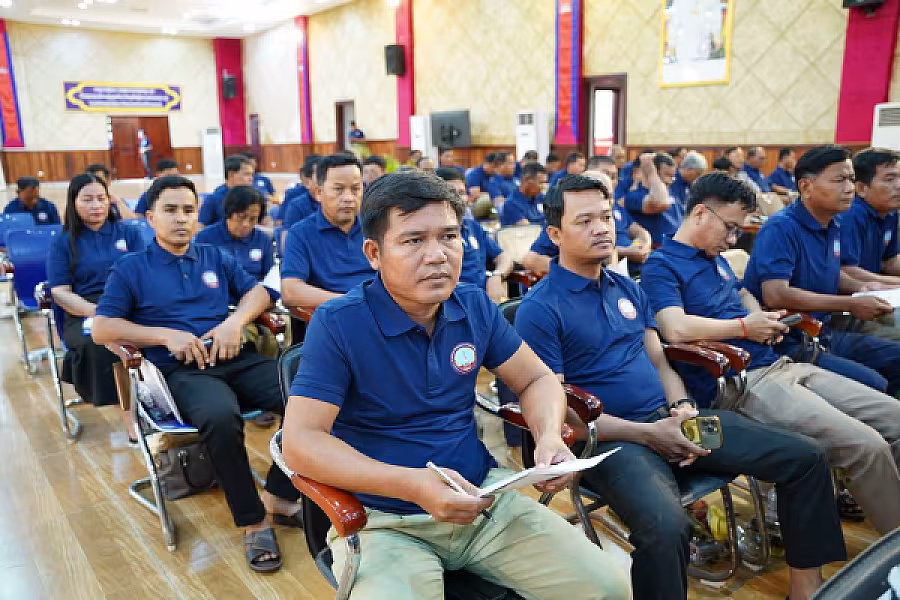 ឯកឧត្តម អ៊ុំ សុខ អញ្ជើញបើកវគ្គបណ្តុះបណ្តាលស្តីពីការងាររដ្ឋបាល និង ការងារបេឡាមរណសង្គ្រោះ ជូន អ.ន.ក.ខេត្តកំពត - Image 17