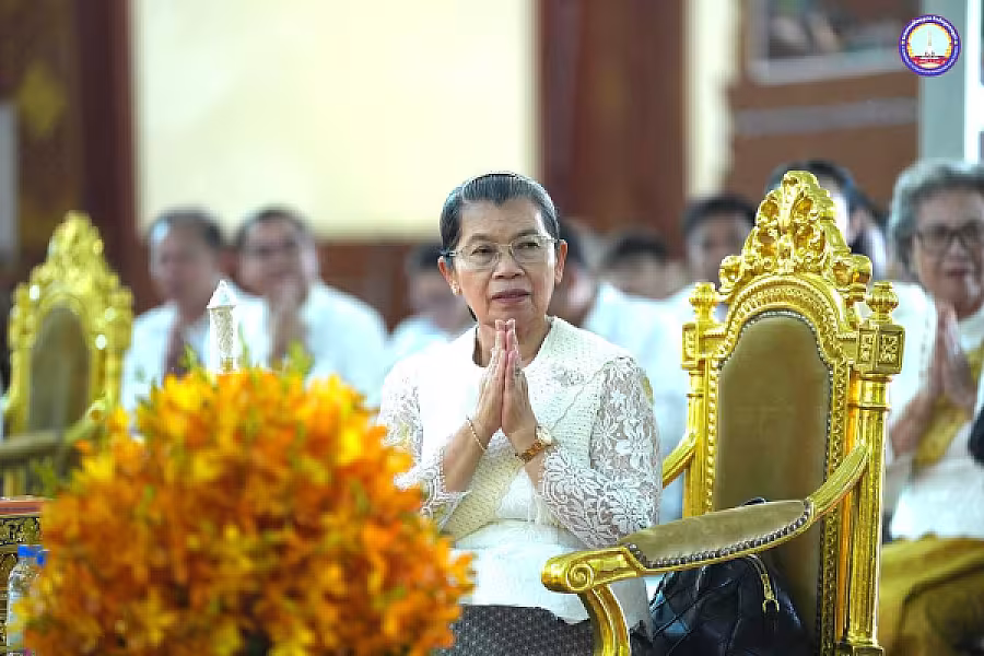 សម្តេច ម៉ែន សំអន អញ្ជើញ ថ្វាយ-ប្រគេន សៀវភៅ «ពុទ្ធិកវិទ្យាល័យព្រះសុរាម្រឹត ១១១ឆ្នាំ» ចំនួន ២៥០០ក្បាល និងទេយ្យទានជូនគណៈសង្ឃមហានិកាយនៅវត្តបទុមវត្តីរាជវរារាម - Image 17