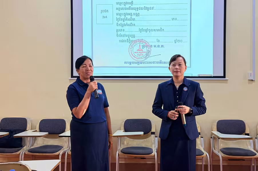 ឯកឧត្តម អ៊ុំ សុខ អញ្ជើញបើកវគ្គបណ្តុះបណ្តាលស្តីពីការងាររដ្ឋបាល និង ការងារបេឡាមរណសង្គ្រោះ ជូន អ.ន.ក.ខេត្តកែប - Image 20