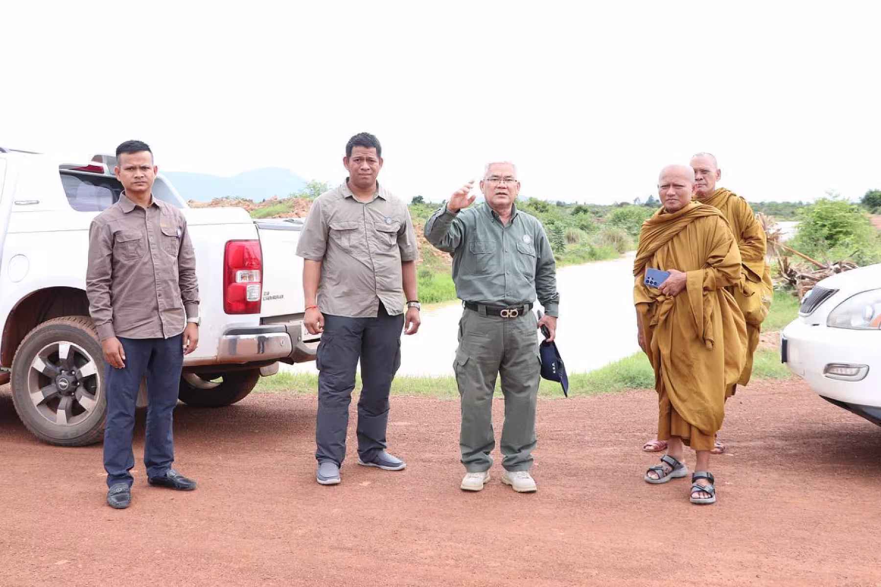 អ.ន.ក.ខេត្តបាត់ដំបង ចុះពិនិត្យទីតាំងដីសម្បទានសង្គមកិច្ចសម្រាប់ធ្វើវត្ត 