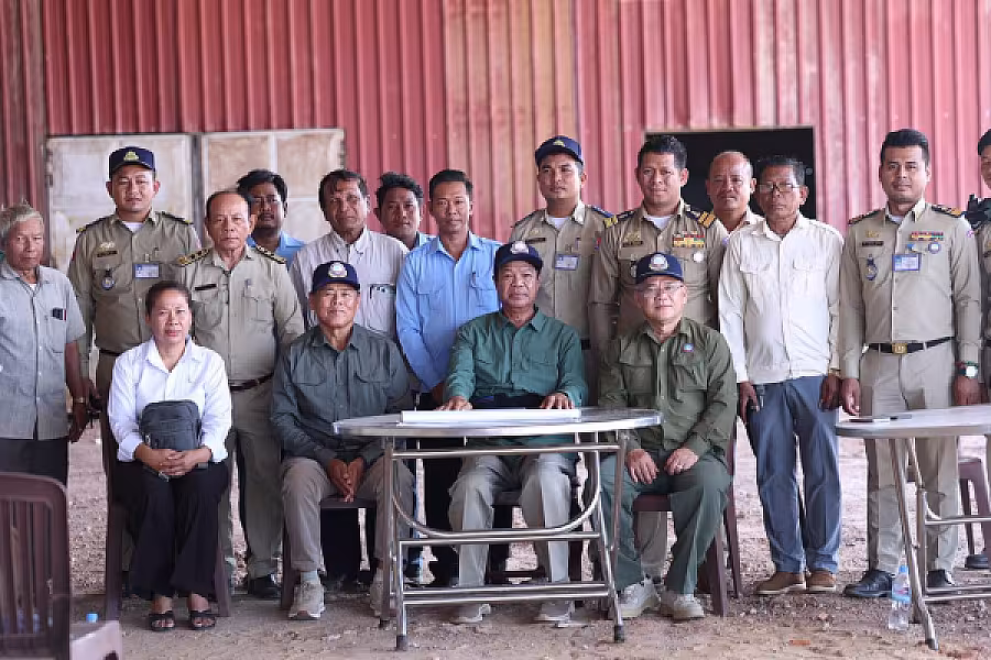 ឯកឧត្តម គន់ គីម អញ្ជើញពិនិត្យវឌ្ឍនភាពហេដ្ឋារចនាក្នុងភូមិអតីតយុទ្ធជន និងនិវត្តជនកម្ពុជា ក្នុងខេត្តបាត់ដំបង - Image 6