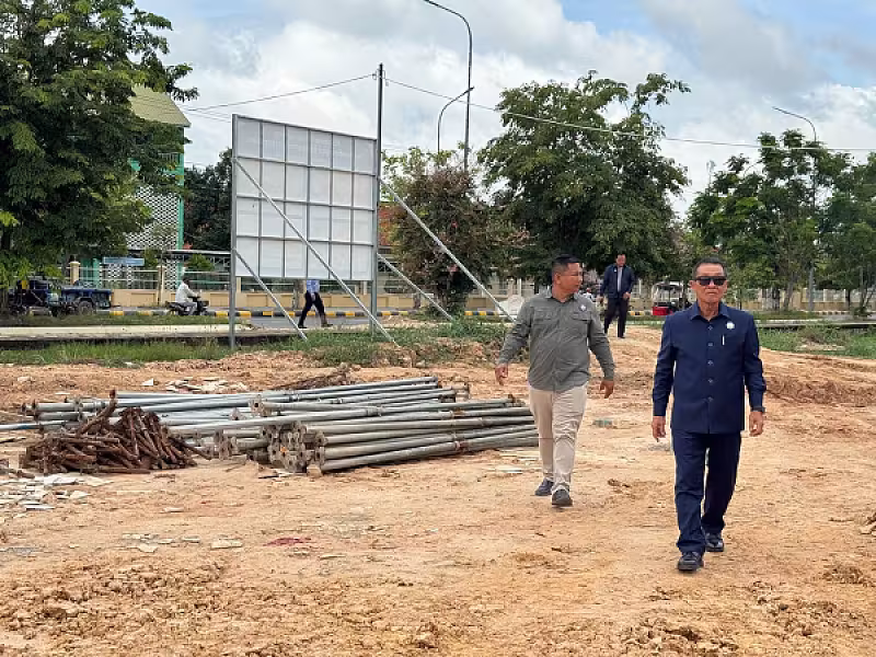 ឯកឧត្តម ឈៀ ស៊ីដារ៉ា អញ្ជើញចុះពិនិត្យវឌ្ឍនភាពសាងសង់ទីស្នាក់ការ អ.ន.ក.ខេត្តតាកែវ  - Image 8