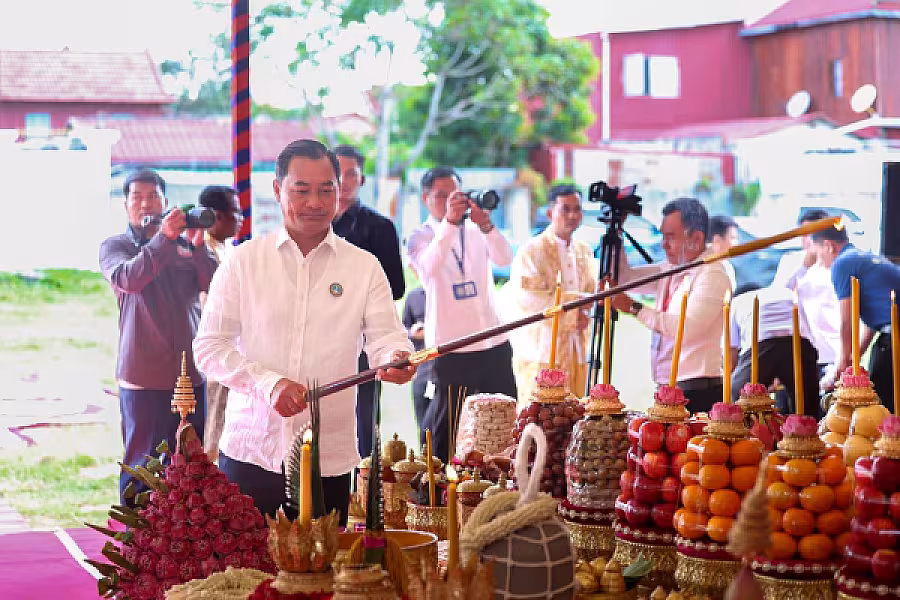 ឯកឧត្តម គន់ គីម អញ្ជើញក្នុងពិធីបញ្ចុះបឋមសិលាសាងសង់អគារទីស្នាក់ការ អ.ន.ក.ខេត្តកំពង់ស្ពឺ - Image 4