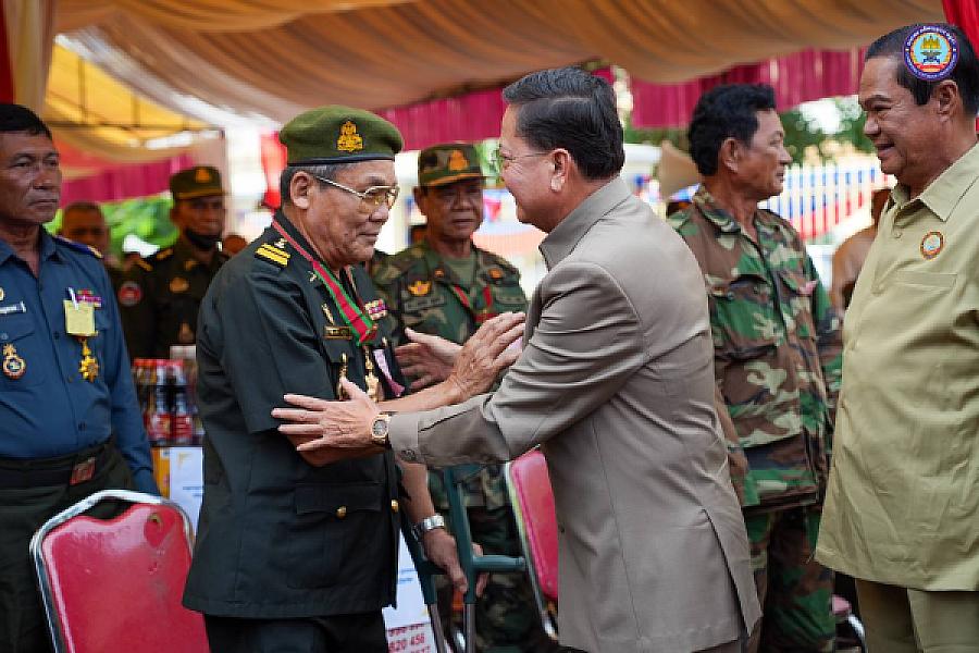 ឯកឧត្តមសន្តិបណ្ឌិត នេត សាវឿន រម្លឹកថា កម្ពុជាមានសុខសន្តិភាពបានមកពីអតីតយុទ្ធជន - Image 9