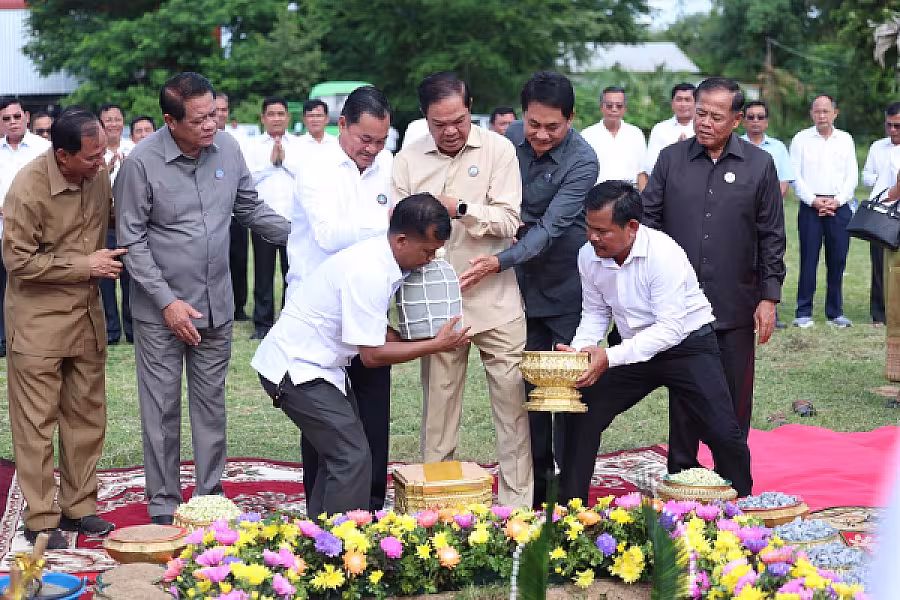 ឯកឧត្តម គន់ គីម អញ្ជើញក្នុងពិធីបញ្ចុះបឋមសិលាសាងសង់អគារទីស្នាក់ការ អ.ន.ក.ខេត្តកំពង់ស្ពឺ - Image 15