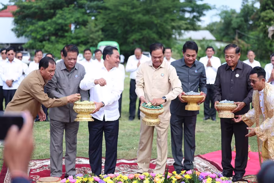 ឯកឧត្តម គន់ គីម អញ្ជើញក្នុងពិធីបញ្ចុះបឋមសិលាសាងសង់អគារទីស្នាក់ការ អ.ន.ក.ខេត្តកំពង់ស្ពឺ - Image 17