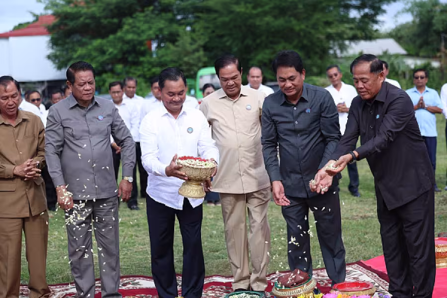 ឯកឧត្តម គន់ គីម អញ្ជើញក្នុងពិធីបញ្ចុះបឋមសិលាសាងសង់អគារទីស្នាក់ការ អ.ន.ក.ខេត្តកំពង់ស្ពឺ - Image 20
