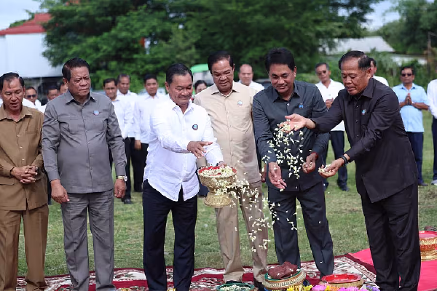ឯកឧត្តម គន់ គីម អញ្ជើញក្នុងពិធីបញ្ចុះបឋមសិលាសាងសង់អគារទីស្នាក់ការ អ.ន.ក.ខេត្តកំពង់ស្ពឺ - Image 24