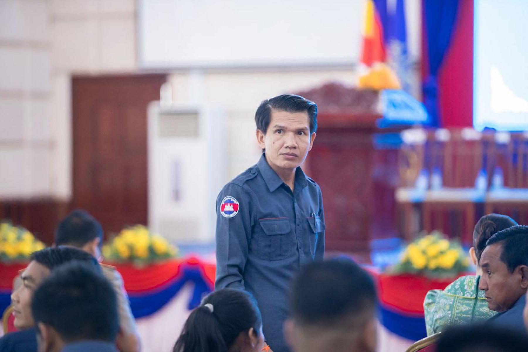 លោក ស្វាត់ ចាន់សៃ មន្ត្រី នៃមន្ទីររៀបចំដែនដី នគរូបនីយកម្ម សំណង់ និងសុរិយោដីខេត្តបន្ទាយមានជ័យ ចូលរួមឧបត្ថម្ភថវិកាចំនួន ៤០មុឺនរៀល ដើម្បីរៀបចំមហាសន្និបាតវិសាមញ្ញតំណាងសមាគមអតីតយុទ្ធជនកម្ពុជា ទូទាំងប្រទេស