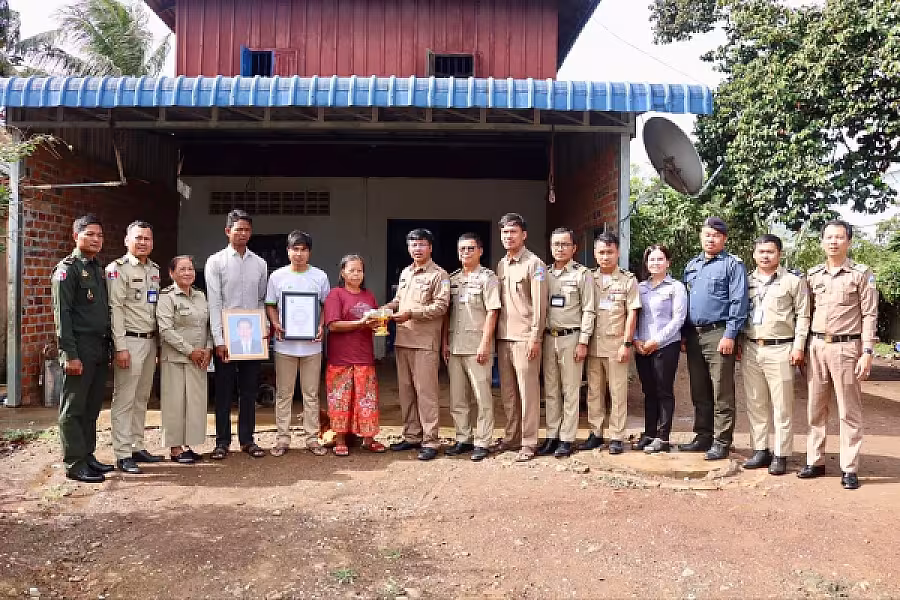 អ.ន.ក.ខេត្តប៉ៃលិន ចុះប្រគល់ថវិកាបេឡាមរណសង្គ្រោះជូនគ្រួសារចំនួនសពជាសមាជិក  - Image 5