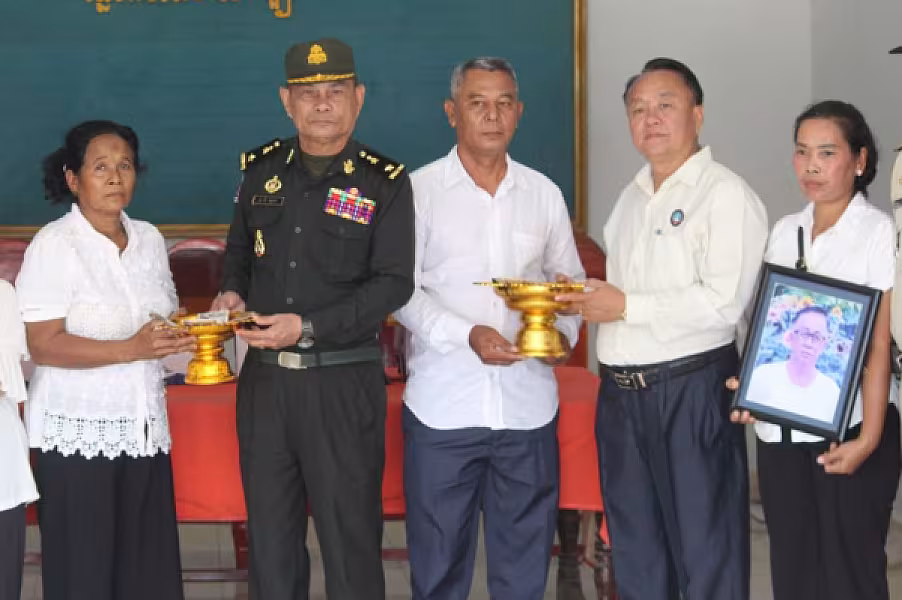 អ.ន.ក. ខេត្តកំពង់ឆ្នាំង នាំយកថវិកាបេឡាមរណសង្គ្រោះជូនគ្រួសារសមាជិកចំនួន០៦គ្រួសារ  - Image 5