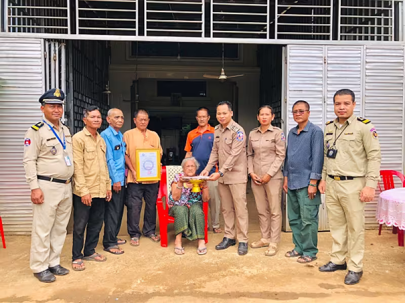 អ.ន.ក.ខេត្តត្បូងឃ្មុំ ចុះប្រគល់ថវិកាបេឡាមរសង្គ្រោះជូនគ្រួសារសពជាសមាជិក - Image 5