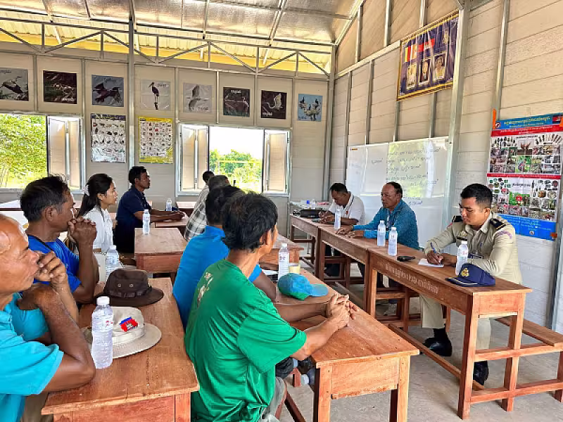 អ.ន.ក. ឃុំដូនបា រៀបចំប្រជុំផ្សព្វផ្សាយគោលនយោបាយមានសុវត្ថិភាព និងសាងសង់របងសាលារៀន - Image 5