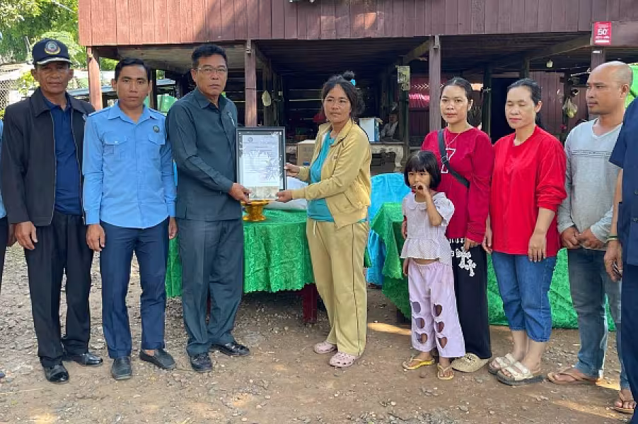 អ.ន.ក.ខេត្តស្ទឹងត្រែង ចុះប្រគល់ប្រាក់បេឡាមរណសង្រ្គោះជូនគ្រួសារសពជាសមាជិកចំនួន ២គ្រួសារ - Image 2