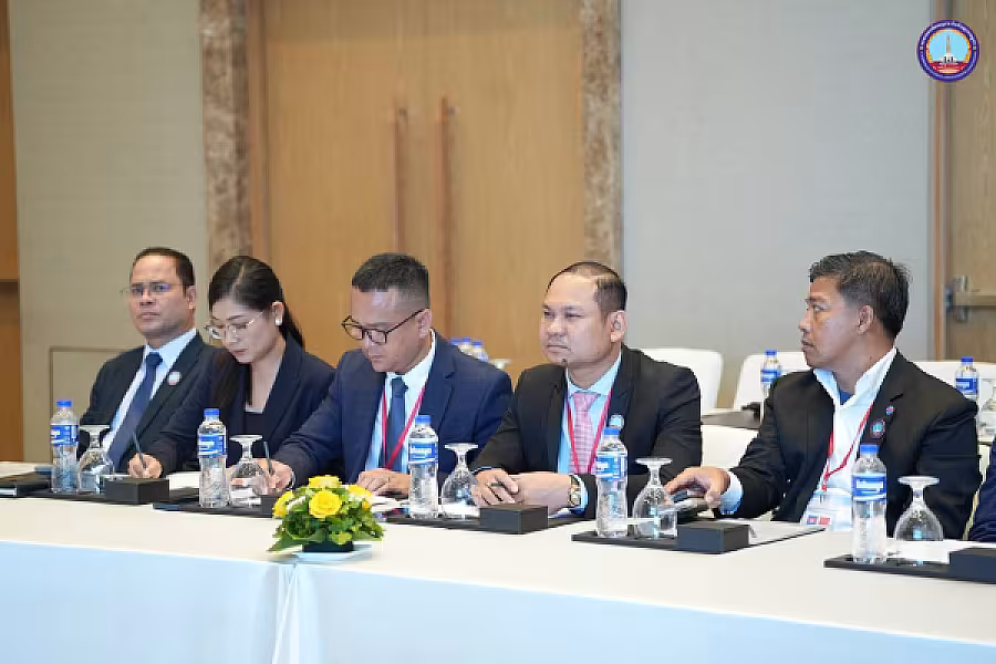 ឯកឧត្តម គន់ គីម អនុញ្ញាតឱ្យគណៈប្រតិភូសមាគមអតីតយុទ្ធជនខេត្តហ្គ័ងស៊ី ចូលជួបសម្តែងការគួរសម និងសំណេះសំណាលការងារ  - Image 13
