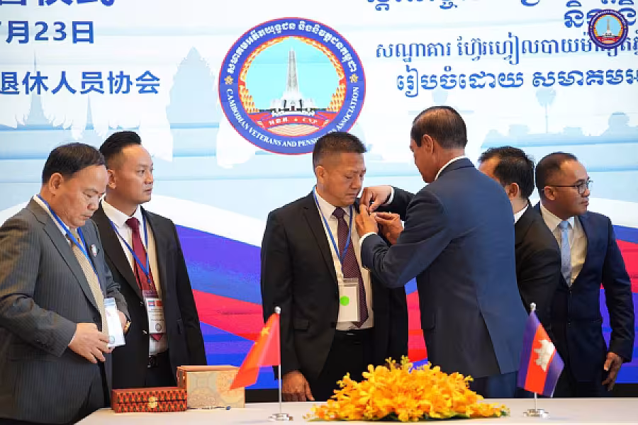 សមាគមអតីតយុទ្ធជន និងនិវត្តជនកម្ពុជា ចុះអនុស្សរណៈយោគយល់ជាមួយសមាគមអតីតយុទ្ធជនខេត្តហ្គ័ងស៊ីនៃសាធារណរដ្ឋប្រជាមានិតចិន - Image 18