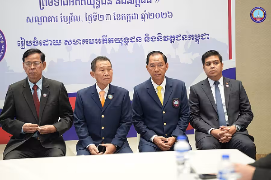 សម្តេច ម៉ែន សំអន ផ្តល់អនុសាសន៍សំខាន់ៗ ៤ ចំណុច ដល់វិនិយោគិនចិនដែលមកទស្សនកិច្ចធុរកិច្ចនៅកម្ពុជាតាមរយៈសមាគមអតីតយុទ្ធជន និងនិវត្តជនកម្ពុជា - Image 4
