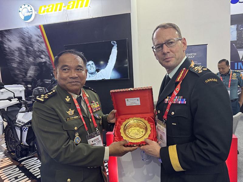 ឯកឧត្តម នាយឧត្តមសេនីយ ចៅ ភិរុណ រដ្ឋលេខាធិការក្រសួងការពារជាតិ ចូលរួមថវិកាចំនួន ៥00ដុល្លារ ដើម្បីរៀបចំមហាសន្និបាតវិសាមញ្ញតំណាងសមាគមអតីតយុទ្ធជនកម្ពុជាទូទាំងប្រទេស