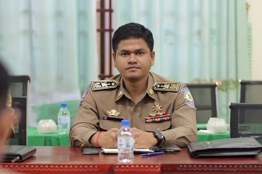 លោក វណ្ណ: សោភានិត  អភិបាលស្រុកប្រាសាទបល្ល័ង្ក នៃខេត្តកំពង់ធំ និងជាប្រធានកិត្តិយសសមាគមអតីតយុទ្ធជនកម្ពុជាស្រុកប្រាសាទបល្ល័ង្ក ចូលរួមឧបត្ថម្ភថវិកាចំនួន ៤០មុឺនរៀល  ដេីម្បីរៀបចំមហាសន្និបាតវិសាមញ្ញតំណាងសមាគមអតីតយុទ្ធជនកម្ពុជាទូទាំងប្រទេស 