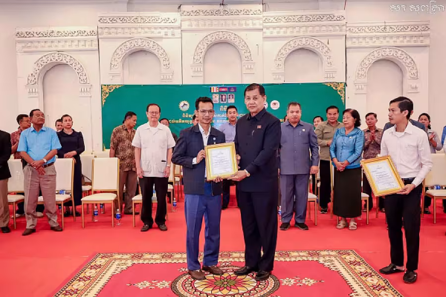 អ.ន.ក. ខេត្តស្ទឹងត្រែង រៀបចំពិធីពិនិត្យភ្នែក និងវាស់កាត់វ៉ែនតា​ជនអតីតយុទ្ធជន និងនិវត្តជន - Image 6