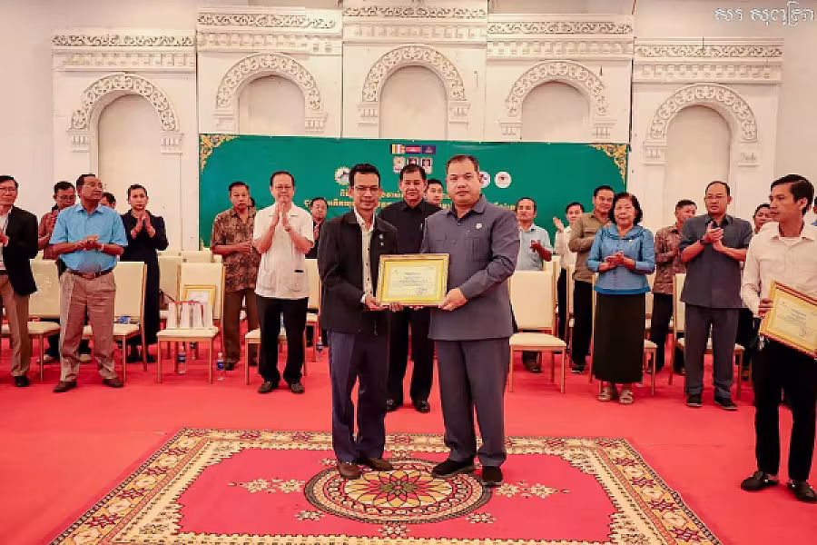អ.ន.ក. ខេត្តស្ទឹងត្រែង រៀបចំពិធីពិនិត្យភ្នែក និងវាស់កាត់វ៉ែនតា​ជនអតីតយុទ្ធជន និងនិវត្តជន - Image 10