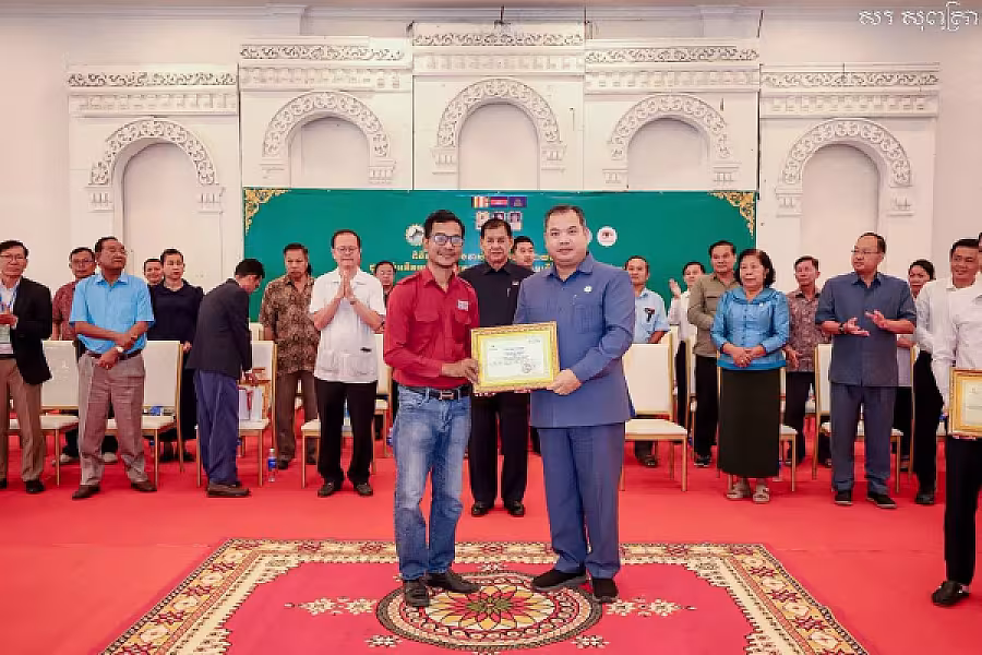 អ.ន.ក. ខេត្តស្ទឹងត្រែង រៀបចំពិធីពិនិត្យភ្នែក និងវាស់កាត់វ៉ែនតា​ជនអតីតយុទ្ធជន និងនិវត្តជន - Image 11
