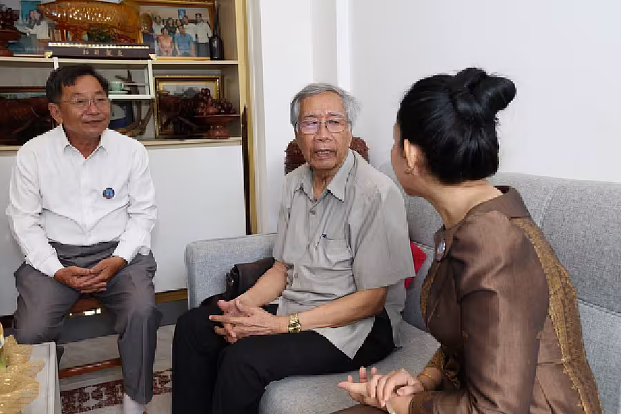 លោកជំទាវ ទុយ សិរីរតនៈ នេត្រភក្ត្រា ដឹកនាំក្រុមការងារចុះសួរសុខទុក្ខ ឯកឧត្តម ថាច់ ផែន - Image 2