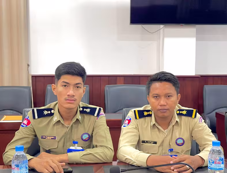 គណៈកម្មាធិការ អ.ន.ក. ខេត្តកំពង់ស្ពឺ បើកកិច្ចប្រជុំពិភាក្សាដោះស្រាយអំពីករណីការទន្ទ្រានចូលកាន់កាប់ដីសម្បទានសង្គមកិច្ច - Image 10