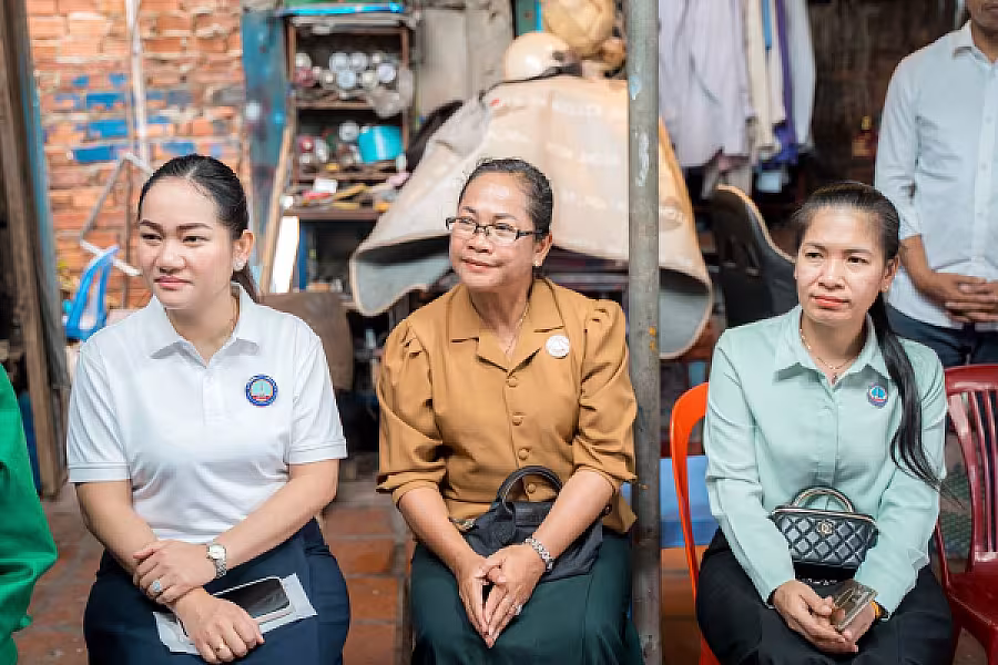 លោកជំទាវ ទុយ សិរីរតនៈ នេត្រភក្ត្រា អញ្ជើញបានចុះសួរសុខទុក្ខនិវត្តជនដែលជាអតីតមន្ត្រីរាជការក្រសួងព័ត៌មាន - Image 11