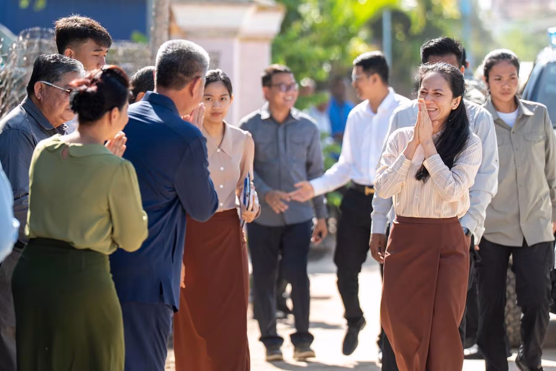 លោកជំទាវបណ្ឌិត ពេជ ចន្ទមុន្នី ហ៊ុន ម៉ាណែត អញ្ជើញប្រគល់ផ្ទះថ្មីចំនួន ៣ខ្នង ជូនក្រុមគ្រួសាររបស់វីរកងទ័ពពលីនៅខេត្តកណ្តាល