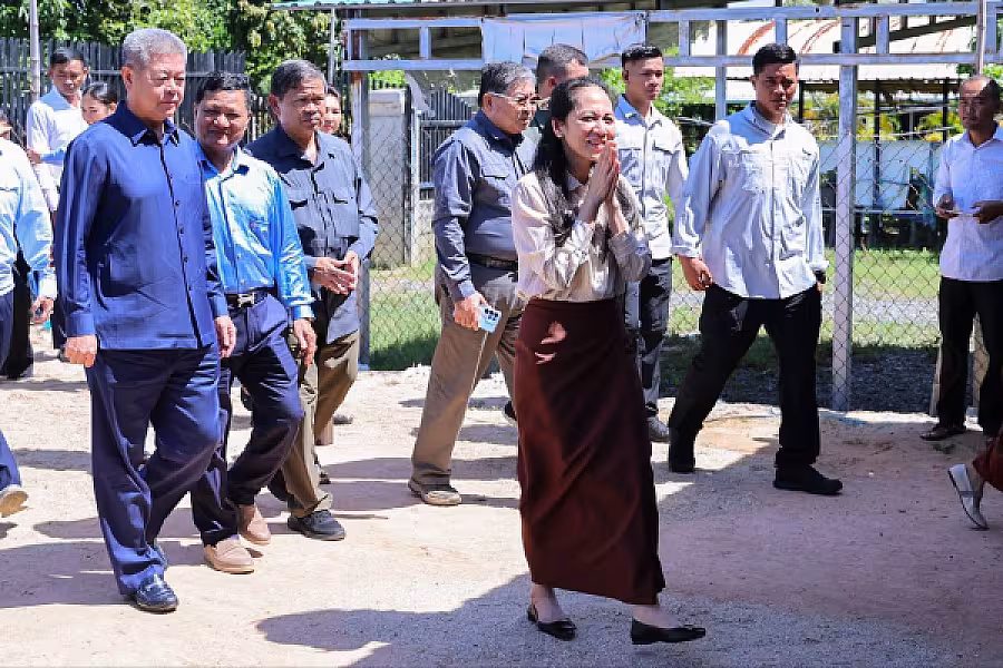 លោកជំទាវបណ្ឌិត ពេជ ចន្ទមុន្នី ហ៊ុន ម៉ាណែត អញ្ជើញប្រគល់ផ្ទះថ្មីចំនួន ៣ខ្នង ជូនក្រុមគ្រួសាររបស់វីរកងទ័ពពលីនៅខេត្តកណ្តាល - Image 10