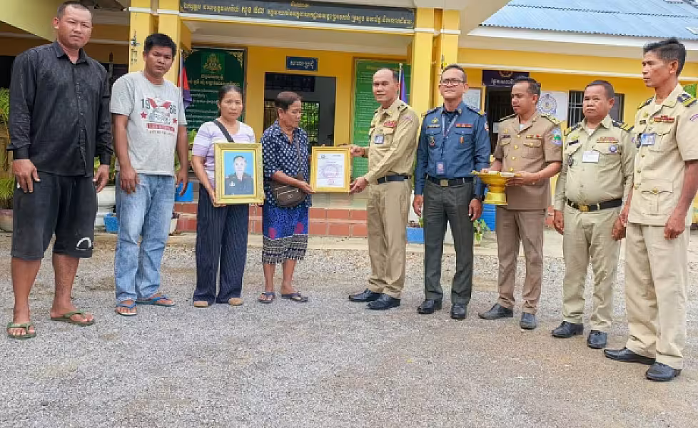 អ.ន.ក.ស្រុកបាណន់ ចុះប្រគល់ថវិកាបេឡាមរណសង្គ្រោះជូនគ្រួសារសពជាសមាជិក