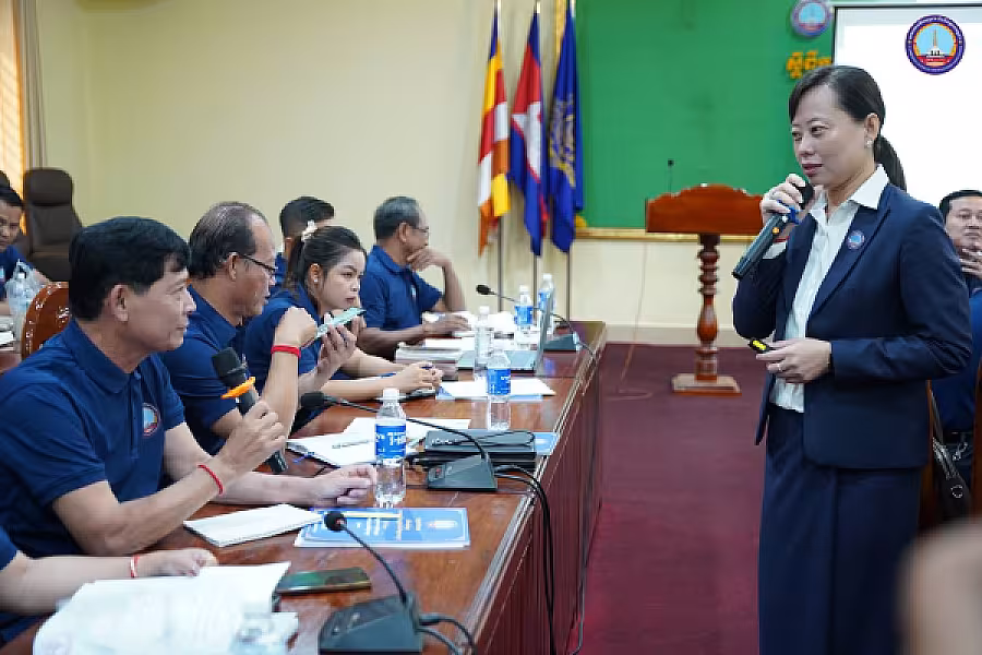 ឯកឧត្តម អ៊ុំ សុខ បើកវគ្គបណ្តុះបណ្តាល ស្តីពីការងាររដ្ឋបាល និងបេឡាមរណសង្គ្រោះជូនថ្នាក់ដឹកនាំ អ. ន. ក. ខេត្តក្រចេះ - Image 11