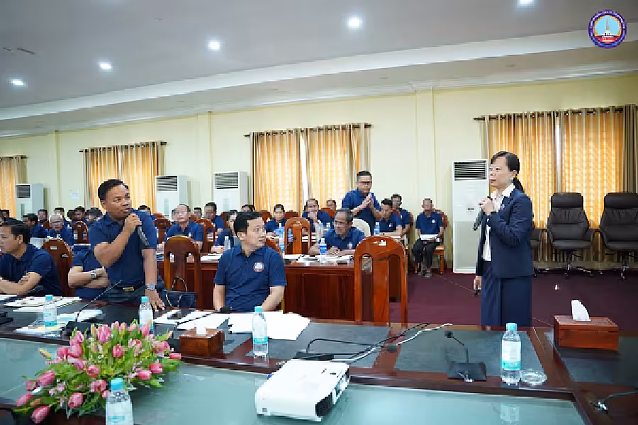 ឯកឧត្តម អ៊ុំ សុខ បើកវគ្គបណ្តុះបណ្តាល ស្តីពីការងាររដ្ឋបាល និងបេឡាមរណសង្គ្រោះជូនថ្នាក់ដឹកនាំ អ. ន. ក. ខេត្តក្រចេះ - Image 15
