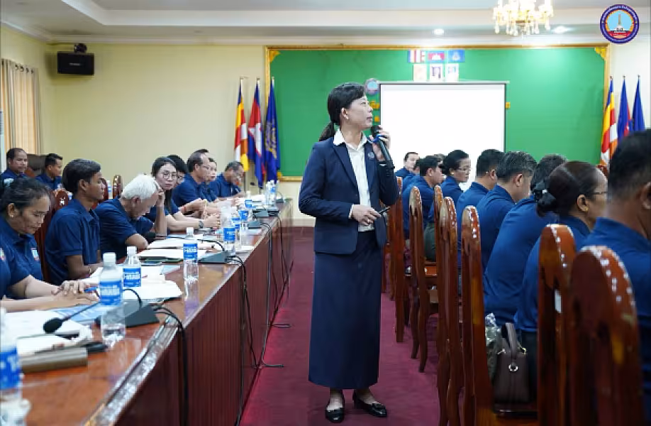 ឯកឧត្តម អ៊ុំ សុខ បើកវគ្គបណ្តុះបណ្តាល ស្តីពីការងាររដ្ឋបាល និងបេឡាមរណសង្គ្រោះជូនថ្នាក់ដឹកនាំ អ. ន. ក. ខេត្តក្រចេះ - Image 20