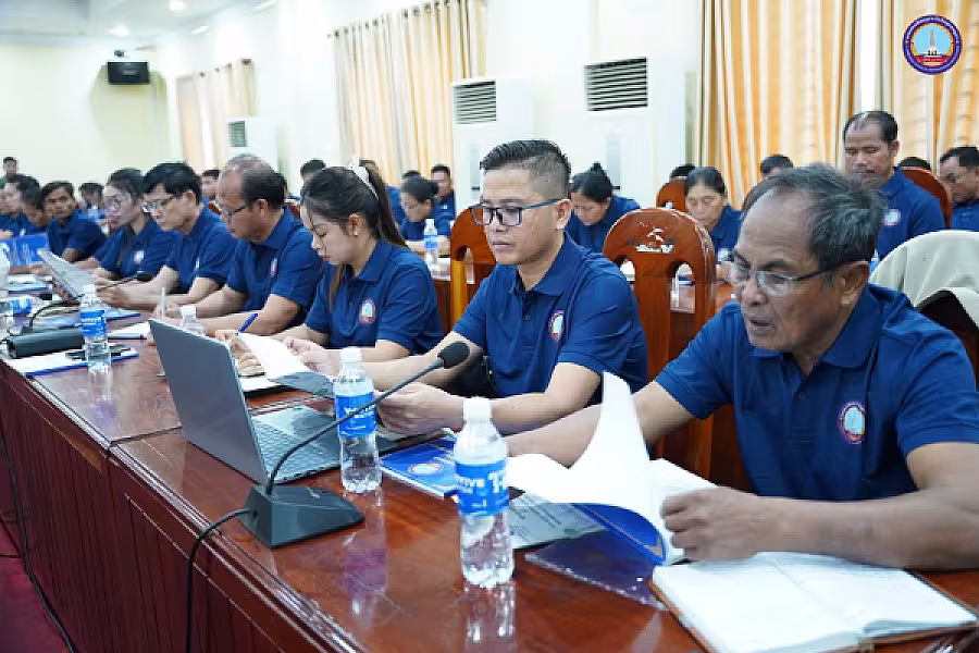 ឯកឧត្តម អ៊ុំ សុខ បើកវគ្គបណ្តុះបណ្តាល ស្តីពីការងាររដ្ឋបាល និងបេឡាមរណសង្គ្រោះជូនថ្នាក់ដឹកនាំ អ. ន. ក. ខេត្តក្រចេះ - Image 21