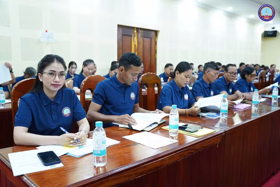 ឯកឧត្តម អ៊ុំ សុខ បើកវគ្គបណ្តុះបណ្តាល ស្តីពីការងាររដ្ឋបាល និងបេឡាមរណសង្គ្រោះជូនថ្នាក់ដឹកនាំ អ. ន. ក. ខេត្តក្រចេះ - Image 26