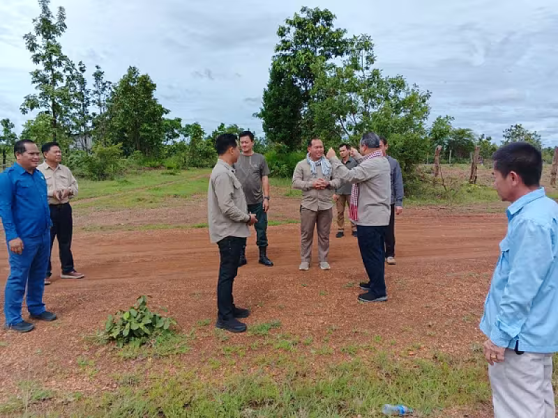 អ.ន.ក.ខេត្តស្ទឹងត្រែង ចុះពិនិត្យសកម្មភាពឈូសឆាយដីសាងសង់ផ្ទះជូនអតីតយុទ្ធជន និងនិវត្តជន - Image 2