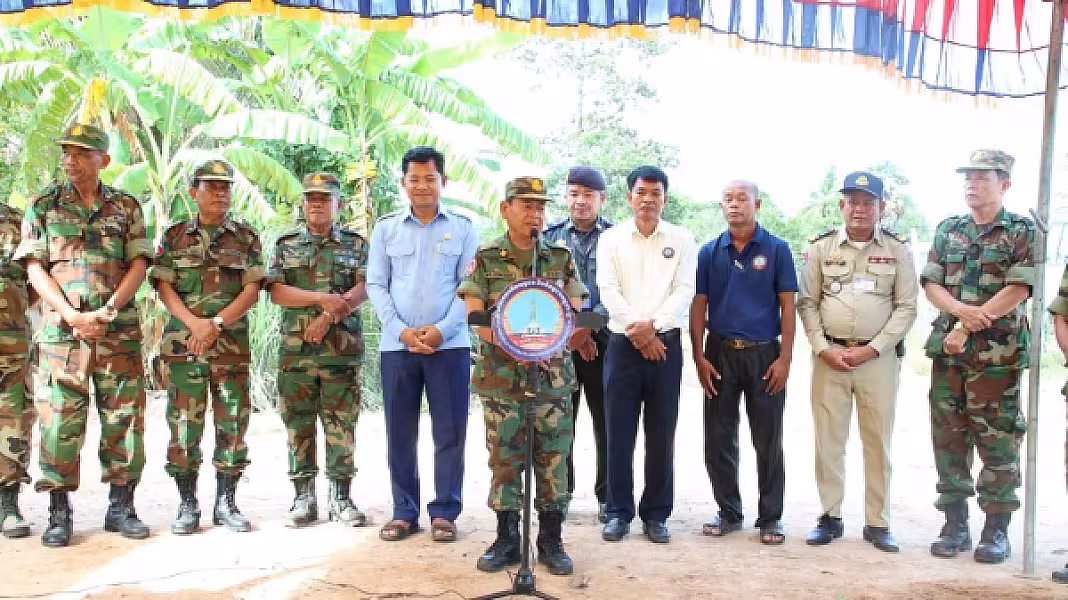 អ.ន.ក.ខេត្តកំពង់ធំ ប្រគល់ផ្ទះ១ខ្នង ជាអំណោយរបស់សម្តេចតេជោ ហ៊ុន សែន ជូនគ្រួសារអតីតយុទ្ធជន  - Image 7