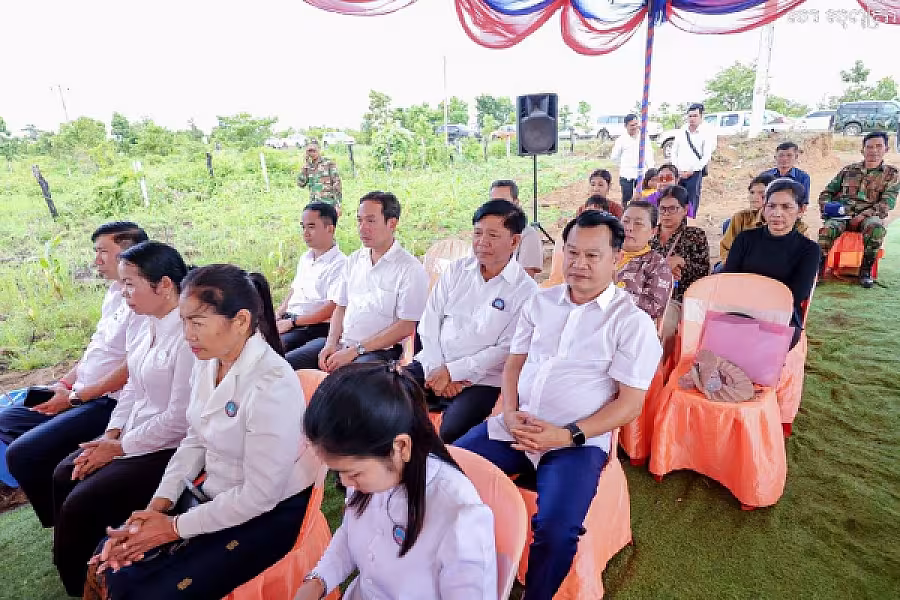 អ.ន.ក.ខេត្តស្ទឹងត្រែង រៀបចំពិធីបើកការដ្ឋានសាងសង់ផ្ទះជូនអតីតយុទ្ធជន និងនិវត្តជន - Image 24
