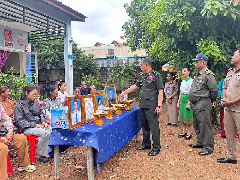 អ.ន.ក.ខេត្តកំពង់ឆ្នាំង ចុះប្រគល់ថវិកាបេឡាមរណសង្គ្រោះជូនគ្រួសារសពជាសមាជិក - Image 2