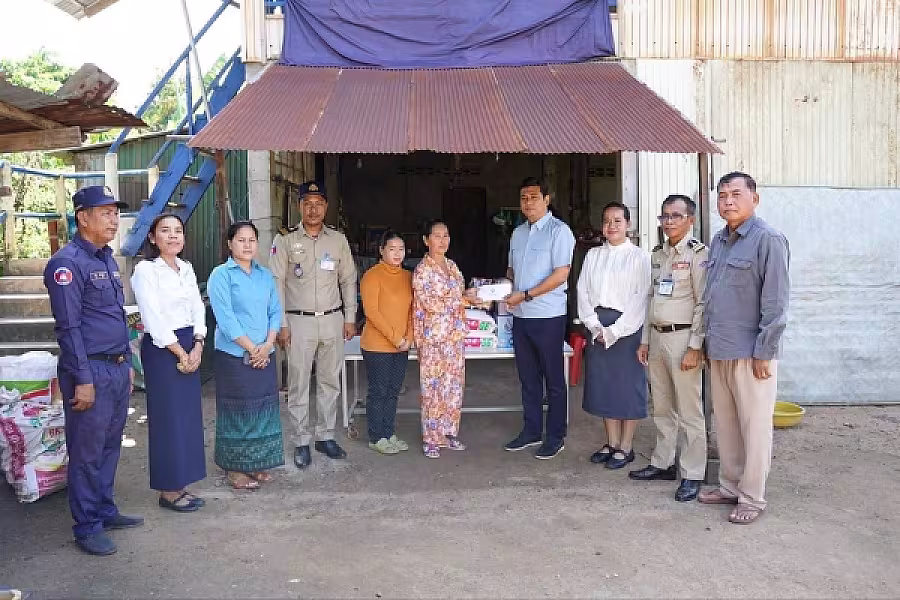 អ.ន.ក.ស្រុកលើកដែក ចុះប្រគល់ថវិកាបេឡាមរណសង្គ្រោះជូនគ្រួសារសពជាសមាជិក
