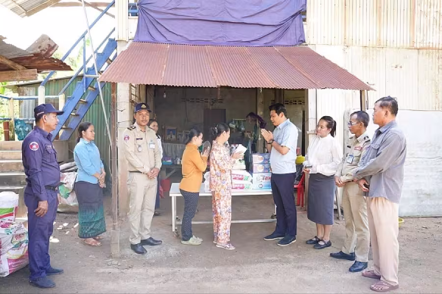 អ.ន.ក.ស្រុកលើកដែក ចុះប្រគល់ថវិកាបេឡាមរណសង្គ្រោះជូនគ្រួសារសពជាសមាជិក - Image 3
