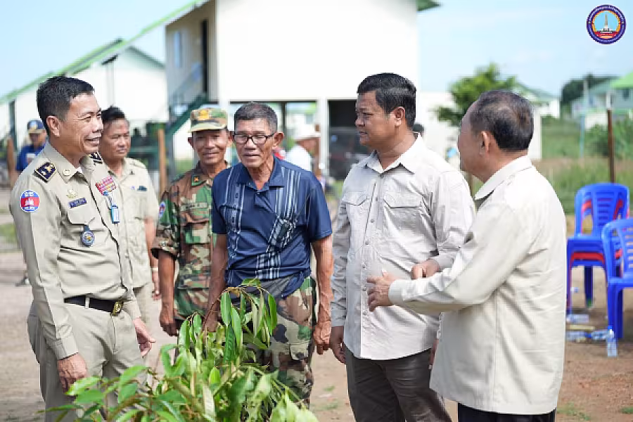 អ.ន.ក. ខេត្តត្បូងឃ្មុំ ចុះសួរសុខទុក្ខ និងចែកកូនឈើហូបផ្លែជូនអតីតយុទ្ធមិត្តឆ្នាំ១៩៧៨ នៅស្រុកមេមត់ - Image 4