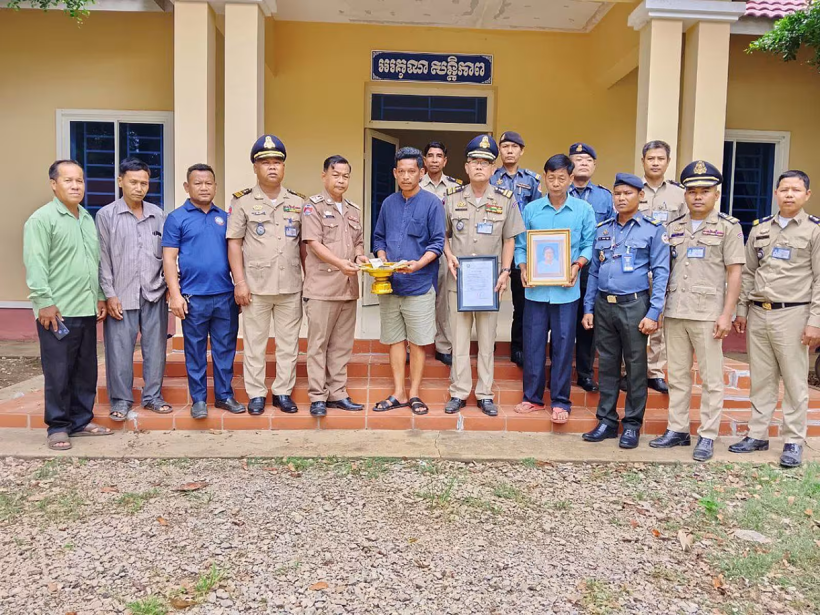 អ.ន.ក. ស្រុកបវេល ចុះប្រគល់ថវិកាបេឡាមរណសង្គ្រោះជូនគ្រួសារសពជាសមាជិក