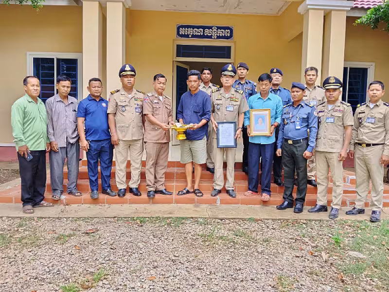 អ.ន.ក. ស្រុកបវេល ចុះប្រគល់ថវិកាបេឡាមរណសង្គ្រោះជូនគ្រួសារសពជាសមាជិក